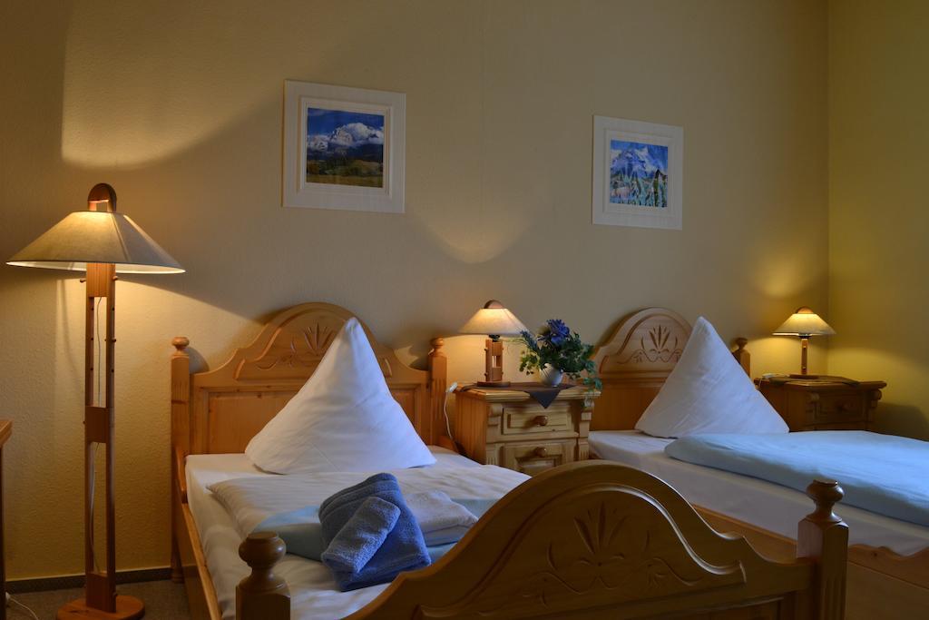 Landhotel Kertscher-Hof Schmolln  Bilik gambar