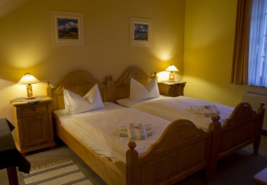 Landhotel Kertscher-Hof Schmolln  Bilik gambar